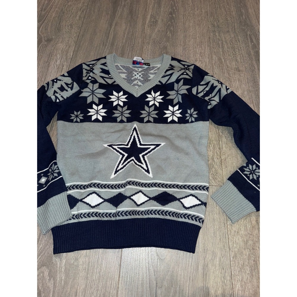 NFL Team Apparel Dallas Cowboys V-Neck Snowflake Star Knit Sweater Navy Grey M